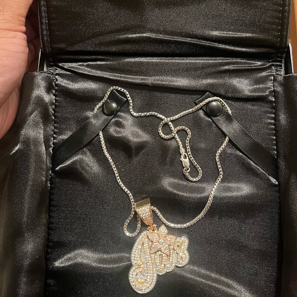 Custom Design By Detroit’s Very Own “Hutch” - image 1